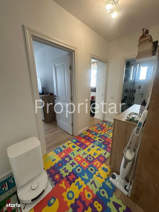 Persoana fizica vand apartament 3 camere 65.6mp cu doua parcari