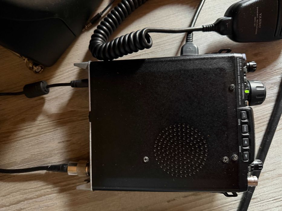 Statie CB HF Vhf Uhf Yaesu Ft 817ND