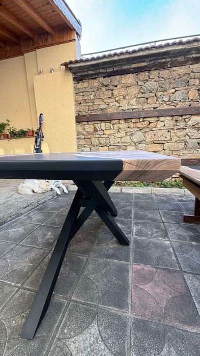 Маса от орех и епоксидна смола