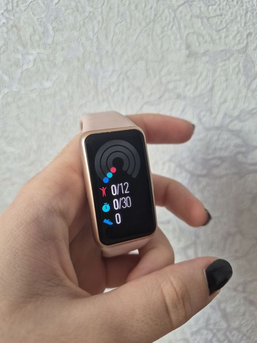 Продам часы Huawei Band 6-3E5