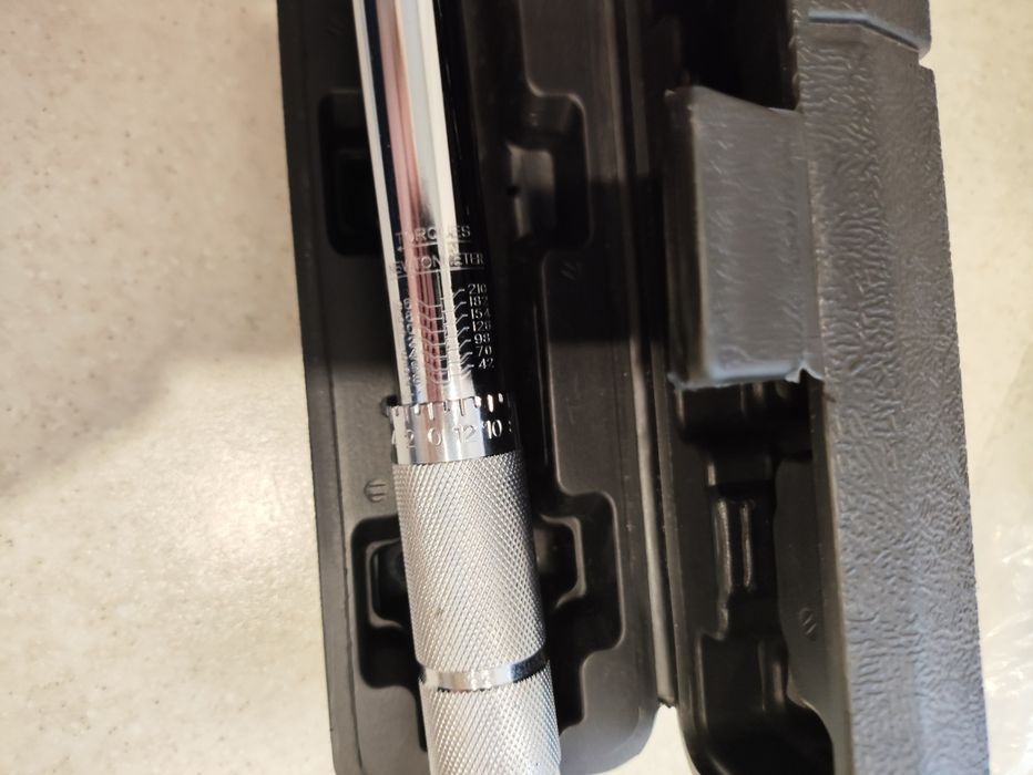 Динамометрический ключ 28-210