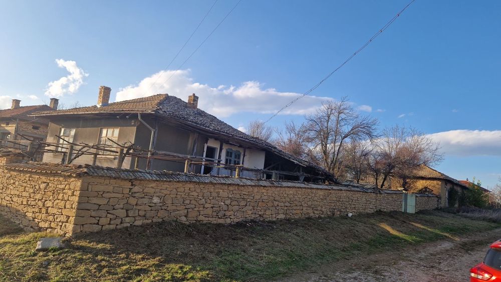 Продава се Къща в с. Славяново, Област Търговище - 120 кв.м за 128 €/кв.м - Снимка #2