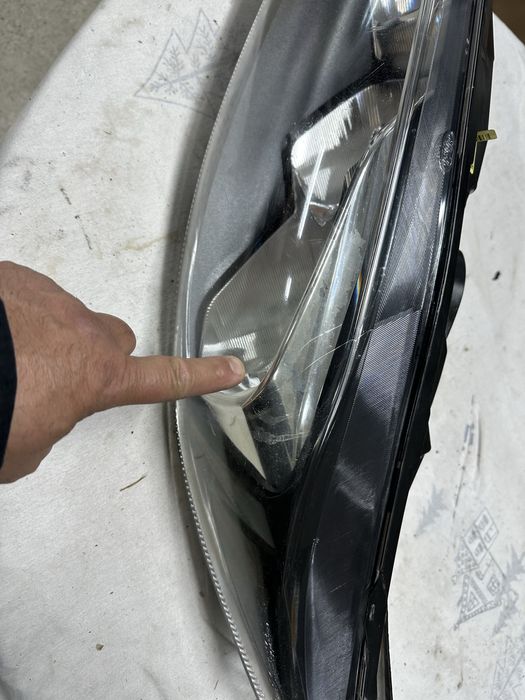 Far stânga ford fiesta