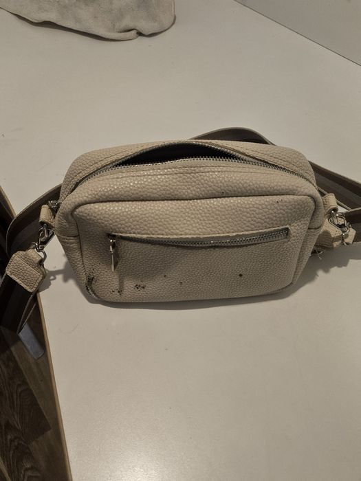 продаю сумкочку бежевого цвета