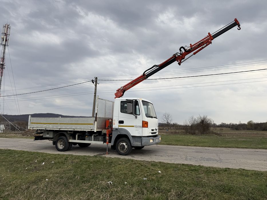 Nissan Atleon Basculabil si Macara