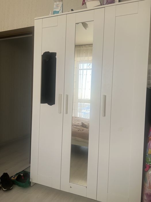 Продам шкаф трехдверный