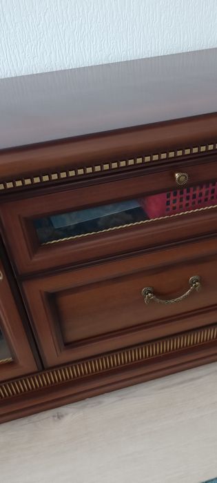 Камод под телевизор