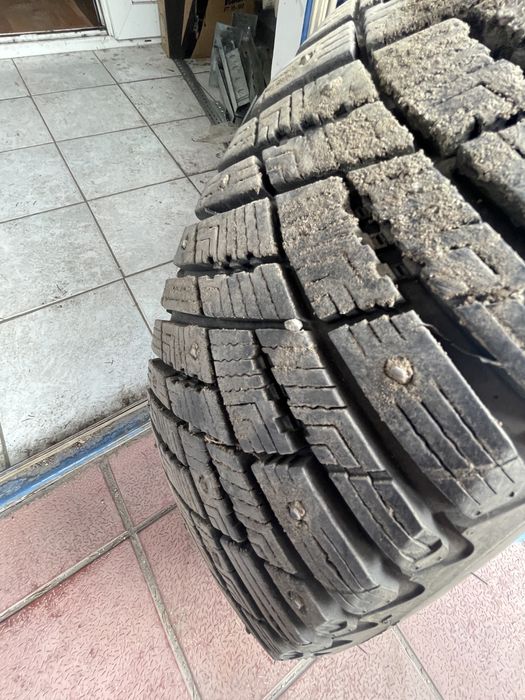 Продам шины Goodyear Ultragrip 195/65/15