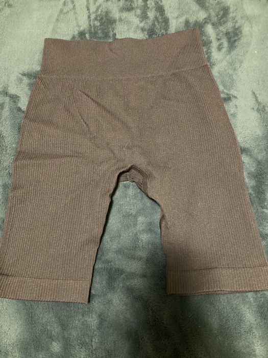 Два комплекта - клин и спортен потник