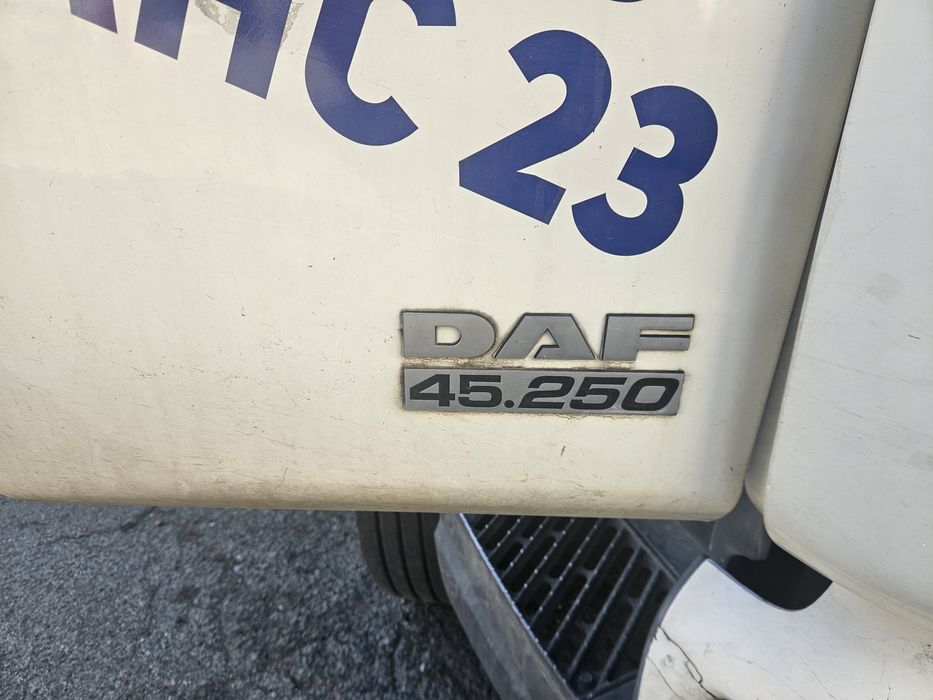 Бордови камион DAF