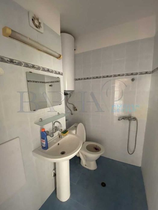 Дава се под наем Едностаен апартамент в Варна, Център - 40 кв.м за 259.08 € - Снимка #8