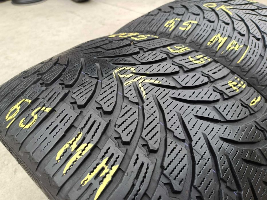Doua anvelope iarna 295 35 21 nokian wr suv4 profil de 6,5 mm