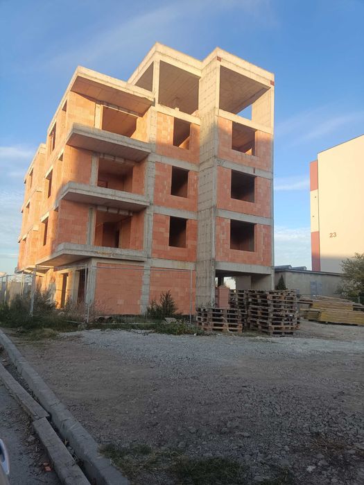 предлагам услугите си за груб строеж