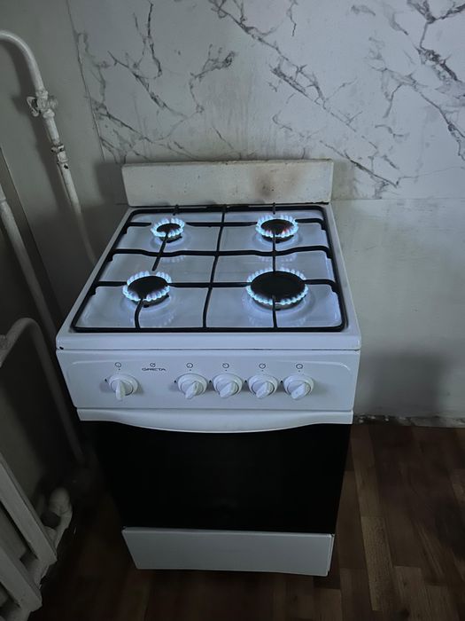 Продам газ плиту