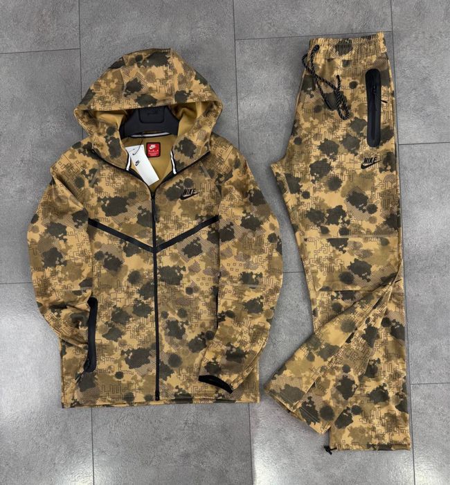 Памучни Комплекти (Nike Tech Fleece)