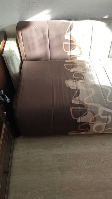 Диван, разтегателен, подарявам