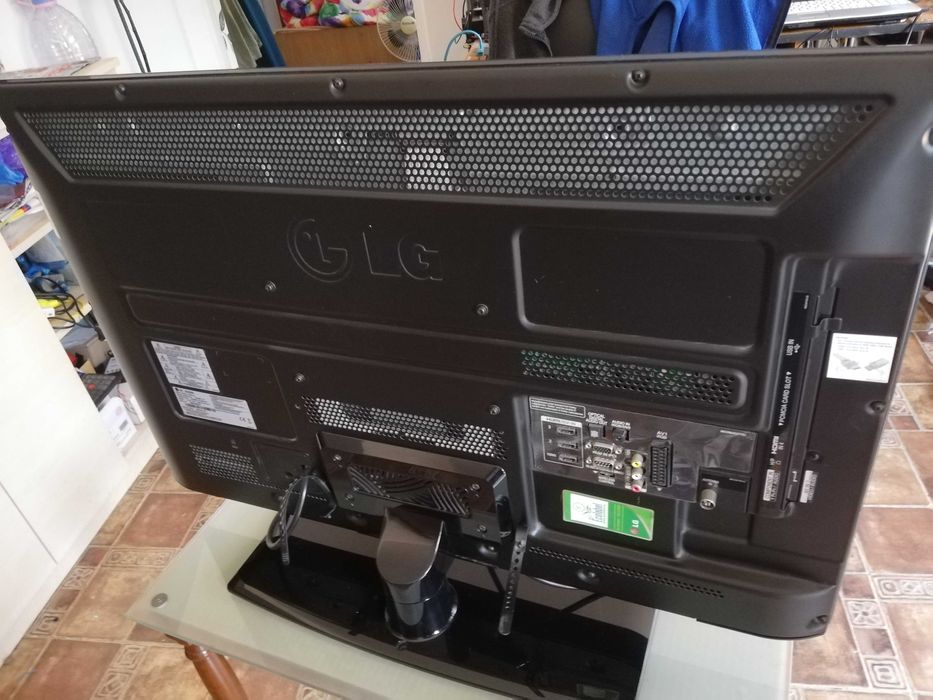 Tv led LG23LE3300, 81 cm,cu LG Picture Wizard 2, DVB-C, stativ rotativ
