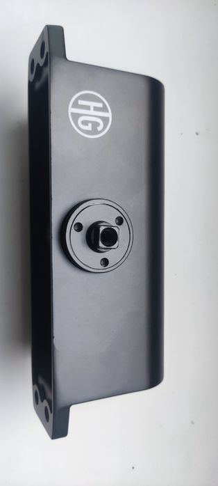 Дверной доводчик