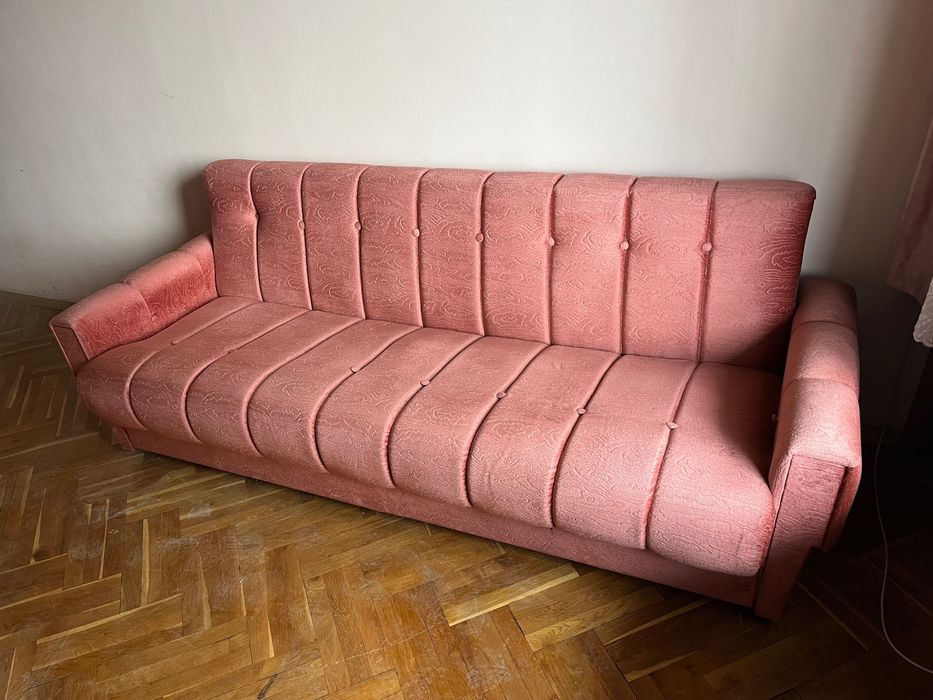 Разтегателен диван