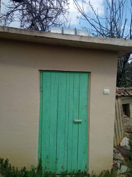 Къща в село Ломци