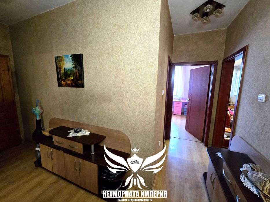 Продавам тристаен апартамент 108кв.м. на първи етаж в Асеновград, кв.Зъбче