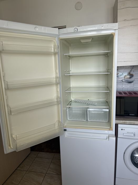 Холодильник Indesit