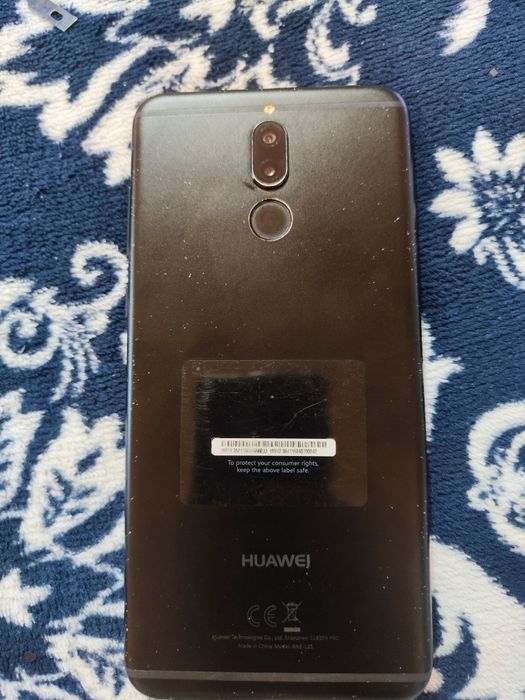 Huawei mate 10 lite  perfect funcțional.