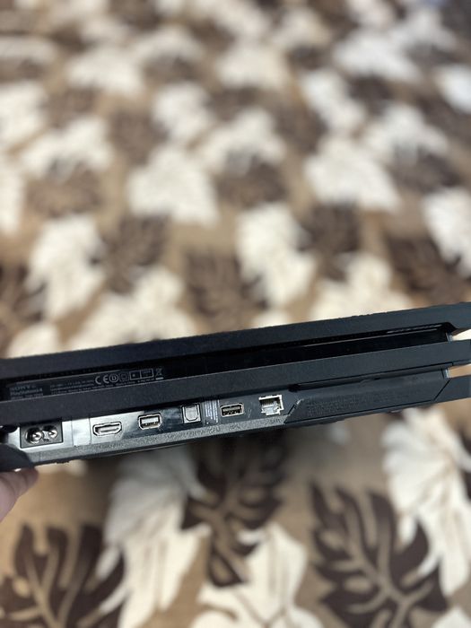 Playstation 4 pro 1TB