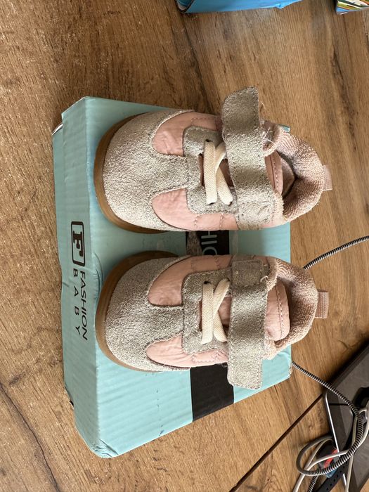 Детская обувь на девочку