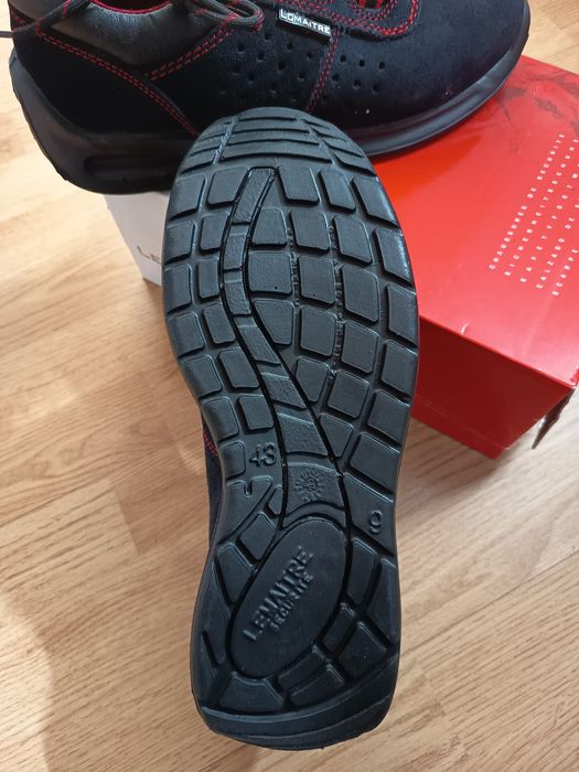 Pantofi de protecție.