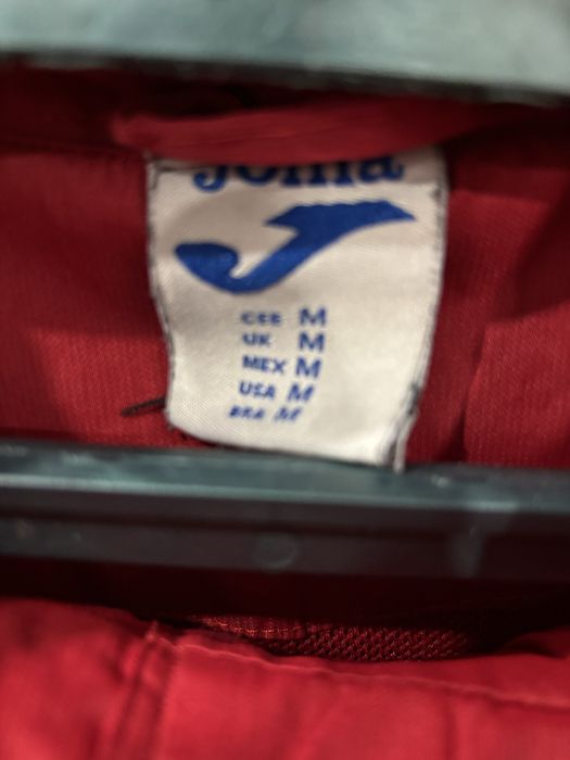 Продам ветровку Шахтер