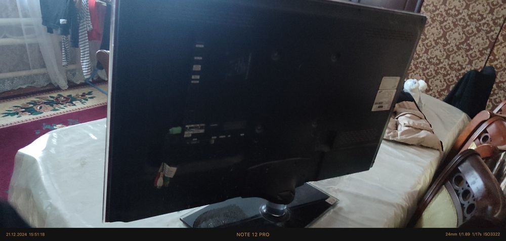 Продам телевизор Самсунг смарт tv