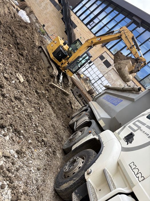 Excavator catelpilar