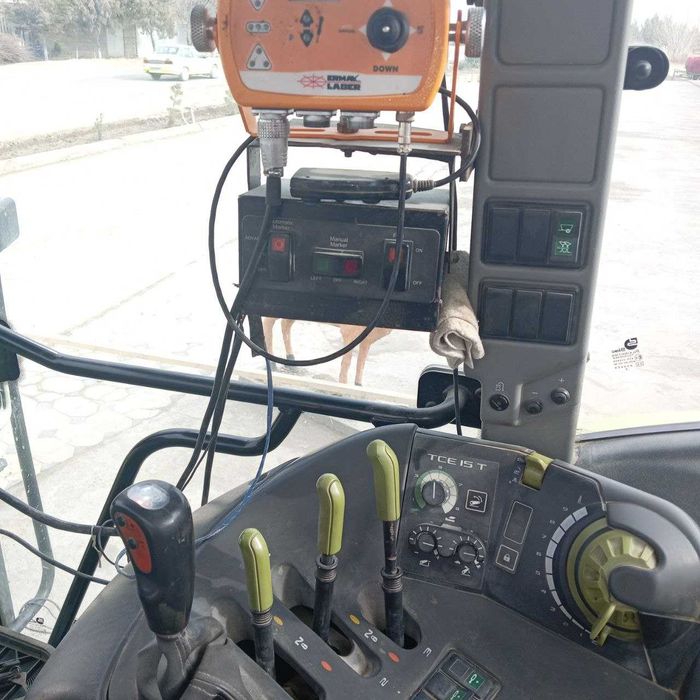 Трактор для сельских работ