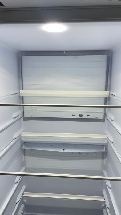 Холодильник витринный