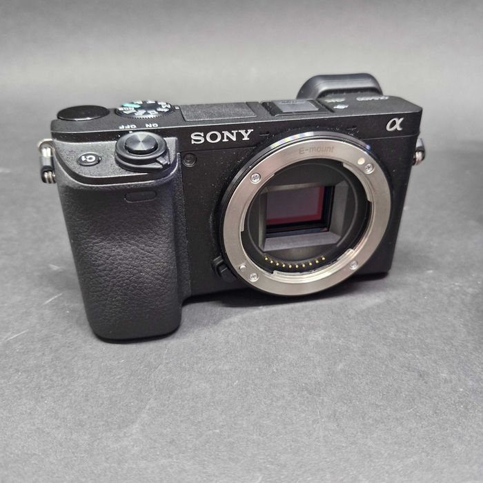 Liquid Money vinde - Aparat Foto Sony Alpha A6400 24MP - 2133 cadre