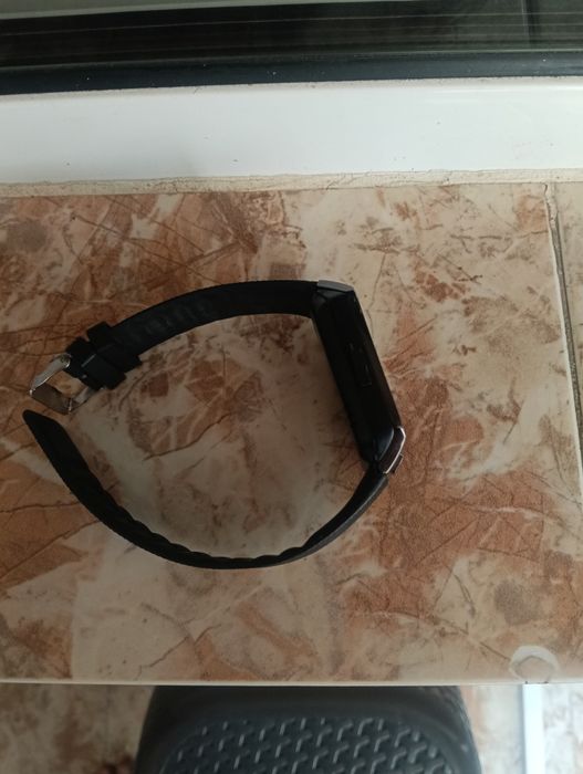 Смарт часовници по 10лв броя. и 1бр.подарък