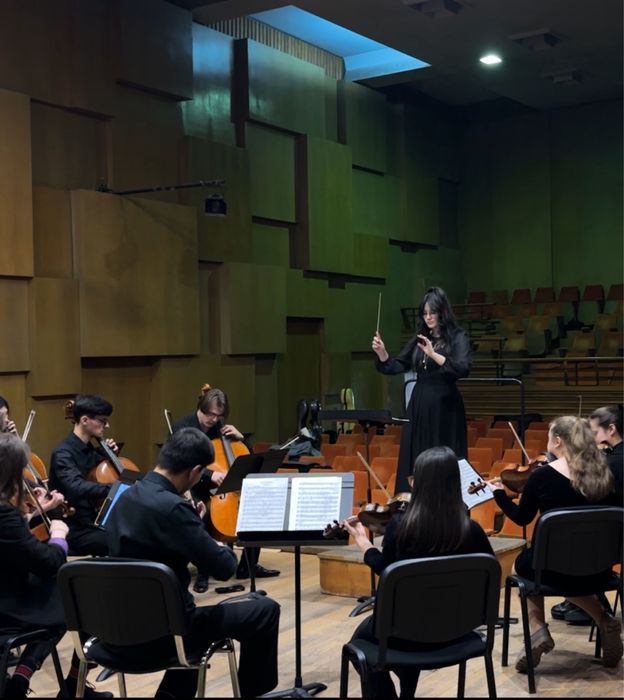 Ore de PIAN+teorie și CANTO in limba română, rusă sau engleză.