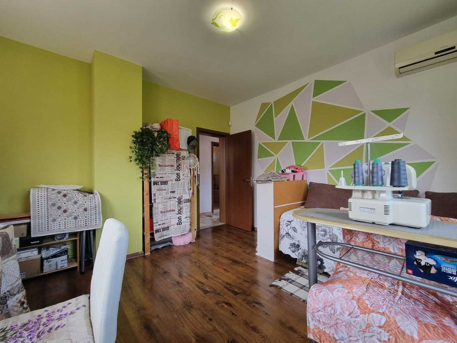 Прекрасна двуетажна къща в с. Кошарица, обл. Бургас