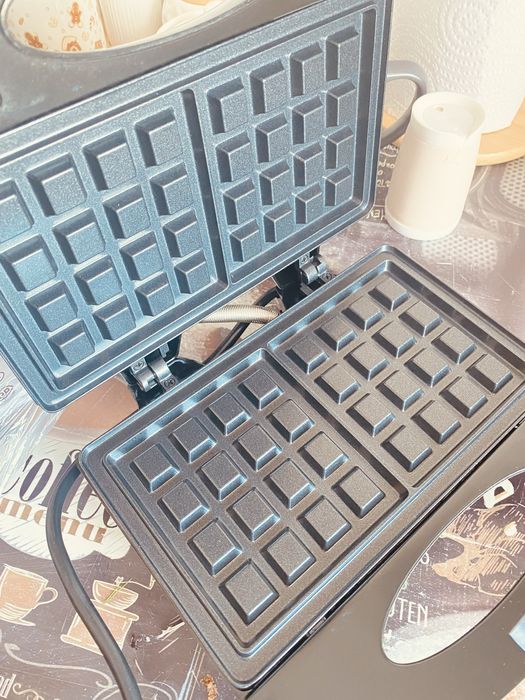 Продам НОВУЮ вафельницу