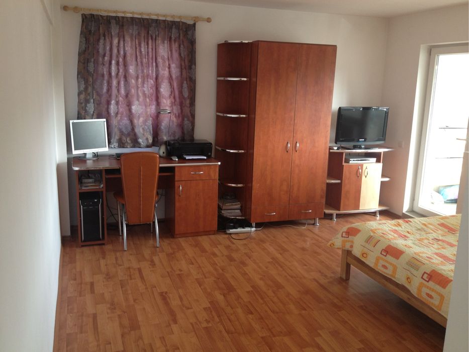 Inchiriez apartament cu o camera + Garaj, zona Calea Turzii