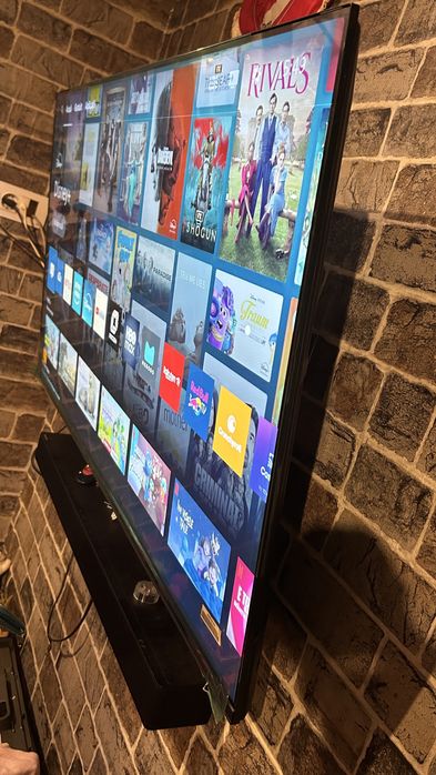 Vand TV Philips cu folia pe el