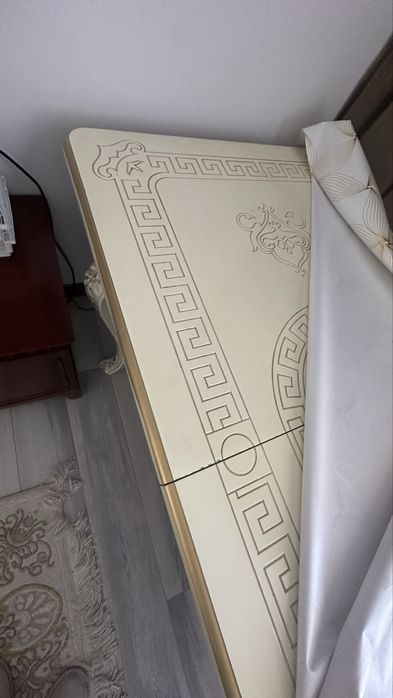 Срочно продам стол