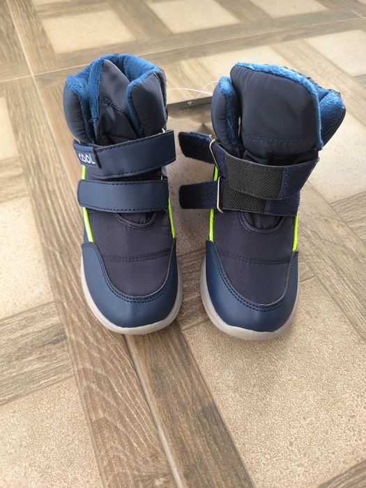 Нови ботуши за момче