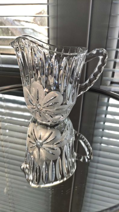 Малка масивна кристална каничка/латиера