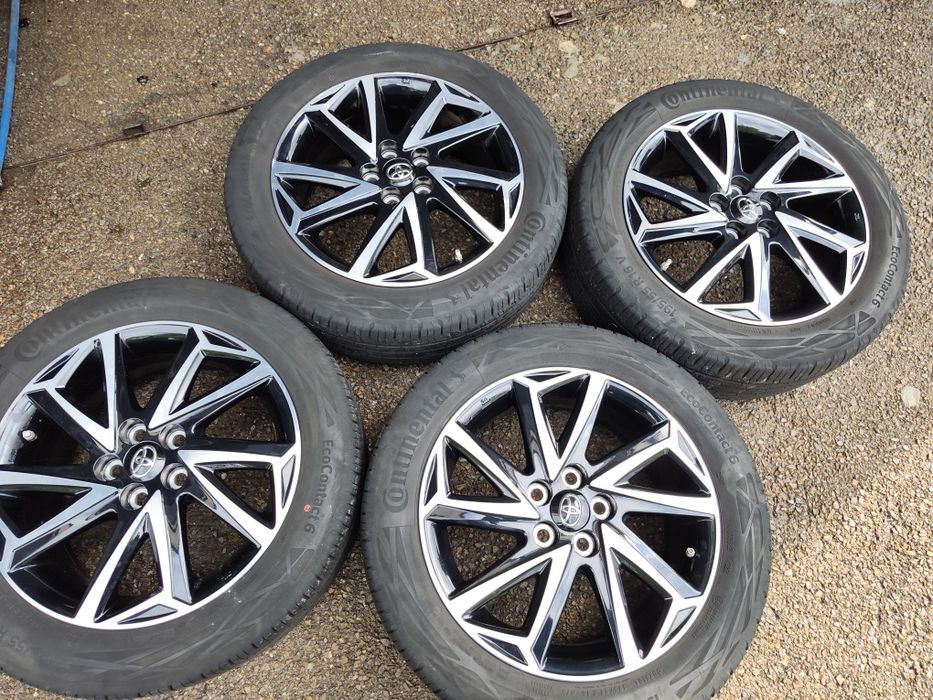 16" оригинални алуминиеви джанти за Toyota Yaris hybrid.