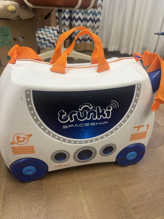 Продам детский чемодан Trunki