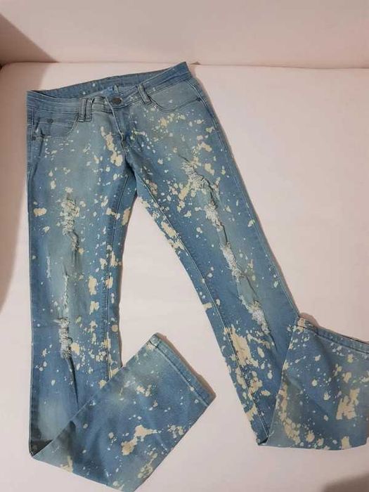 Blugi dama,marimea 38,dar sunt mai mici,noi fara eticheta