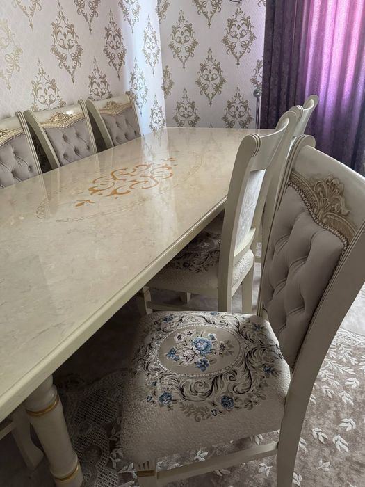 Продаётся стол стулья