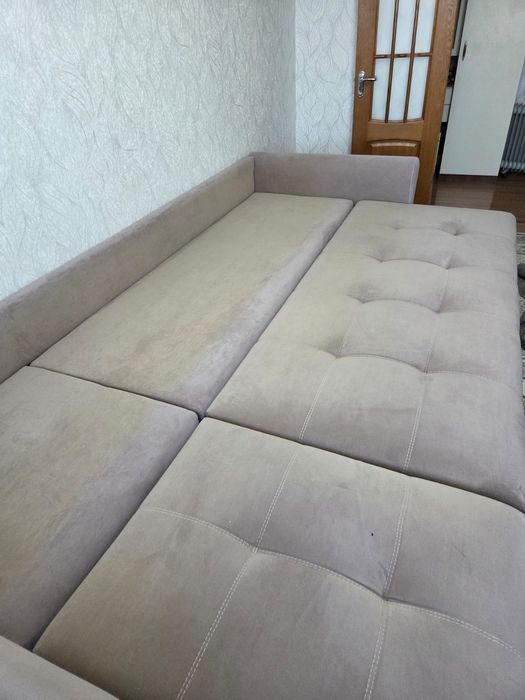 Продам диван для гостиной